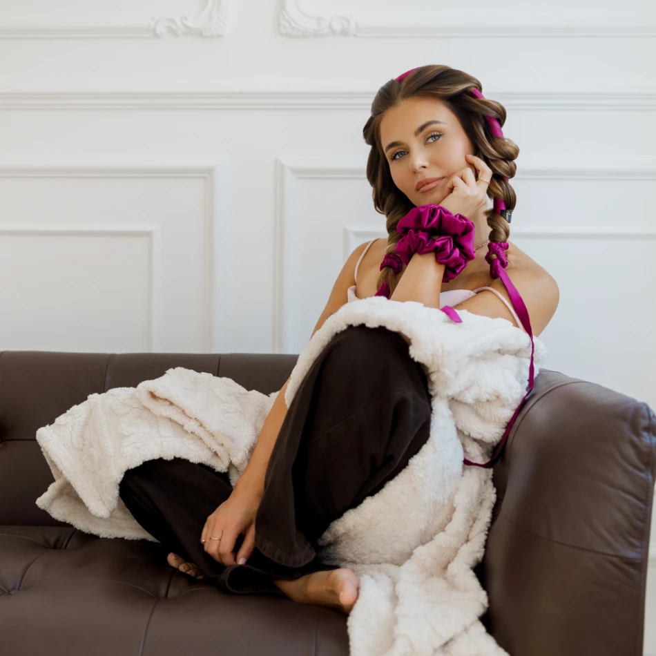 Jedwabny wałek do włosów SILKY STATE MINI - Malinowy burgund