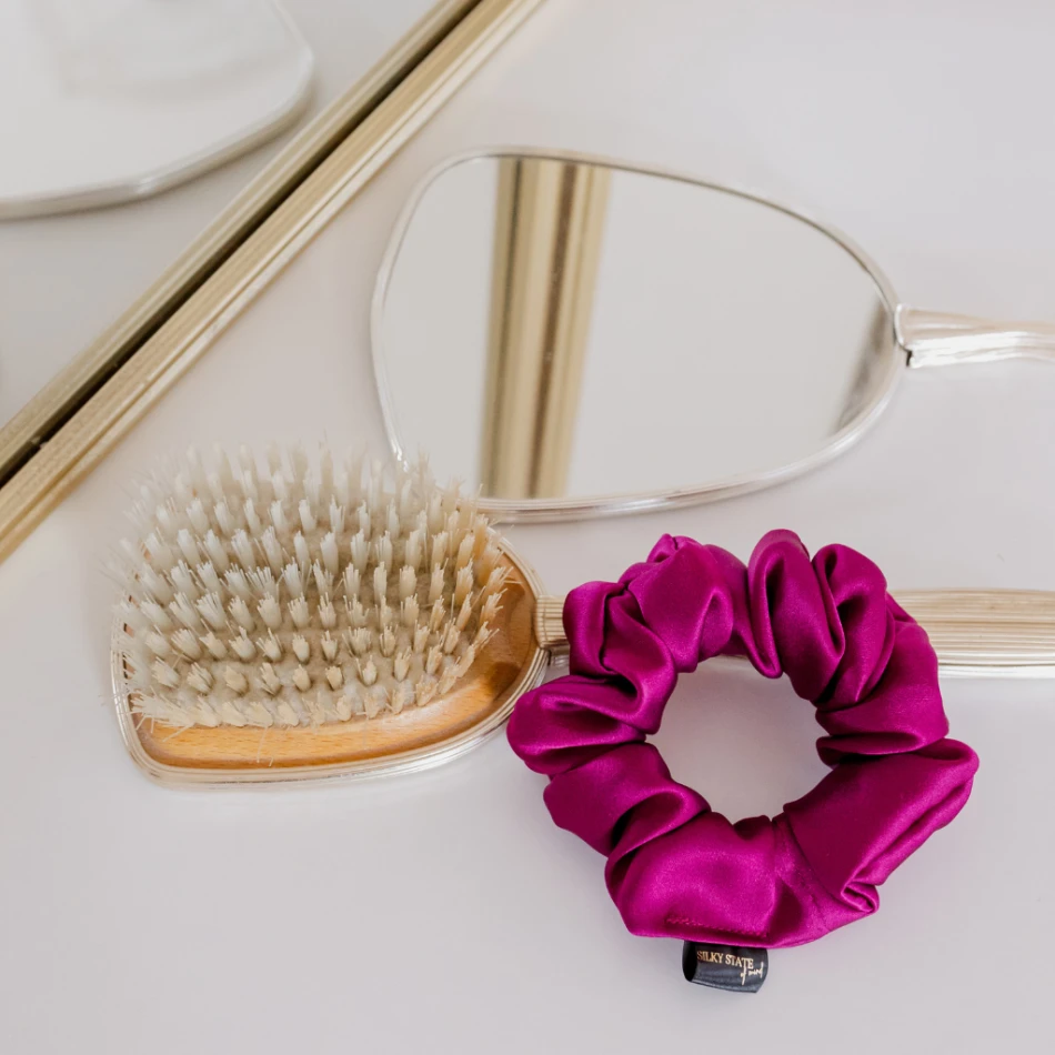Jedwabna scrunchie SILKY STATE MINI MINI - Malinowy burgund