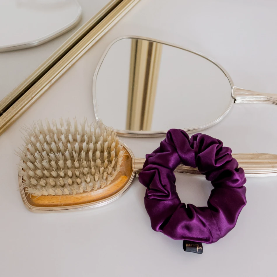 Jedwabna scrunchie SILKY STATE MINI MINI - Soczysta śliwka