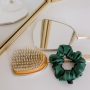 Jedwabna scrunchie SILKY STATE MINI MINI - Leśna zieleń