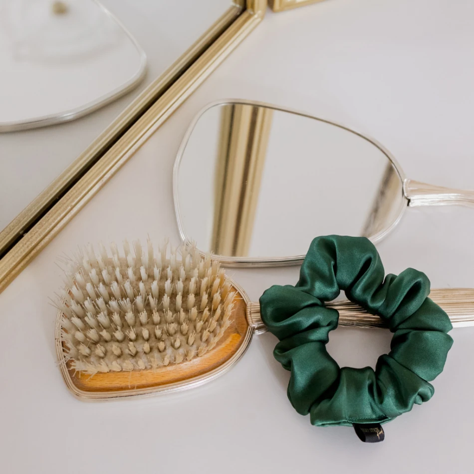 Jedwabna scrunchie SILKY STATE MINI MINI - Leśna zieleń