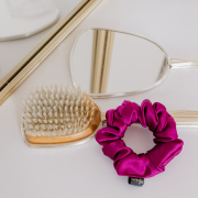 Jedwabna scrunchie SILKY STATE MEDIUM - Malinowy burgund